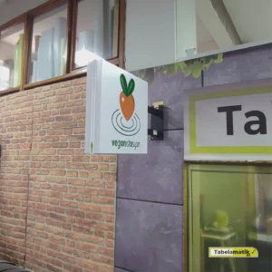 Композитна резбована странична табела (осветена)