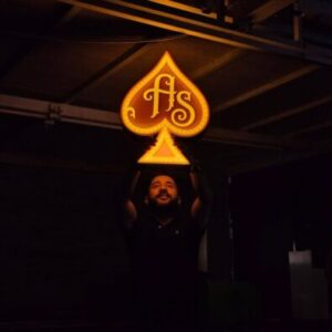 Ladattava valaistu mainoskyltti - Ei vaadi sähköä, Ulkokäyttöön sopiva LED-kyltti