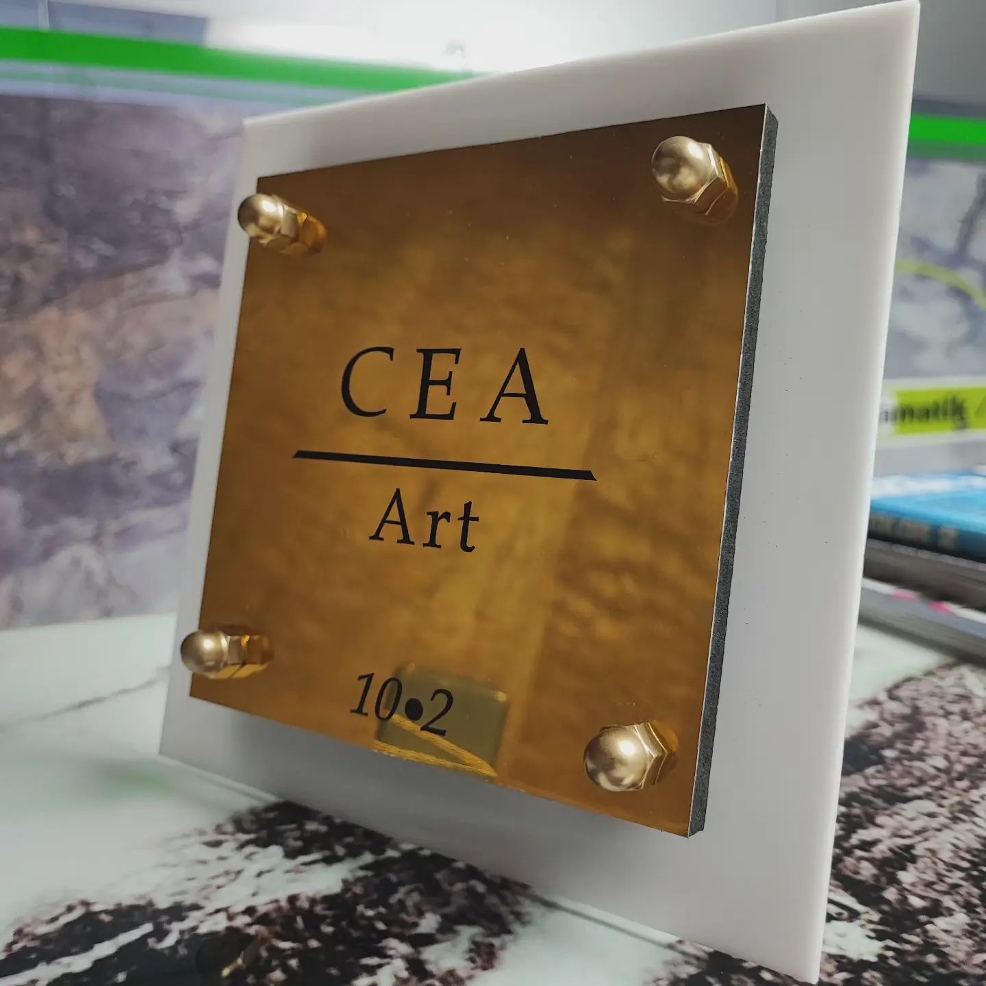 Panneau de porte de bureau en métal texturé – Image 8