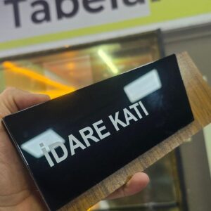 9x20 cm Sökülüp Takılabilir Magnetli Ofis Kapı İsimliği – Ahşap Kompozit & Pleksi