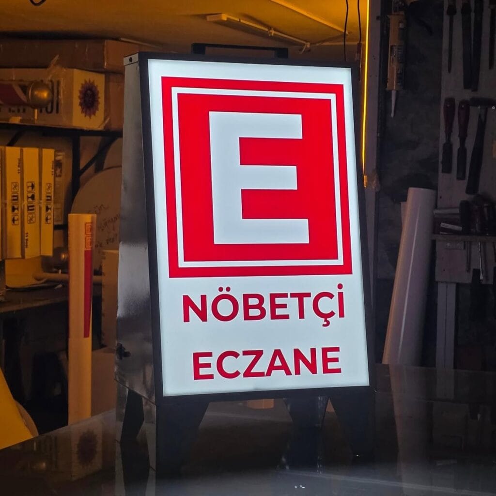 tasinabilir eczane tabelasi on gorunum