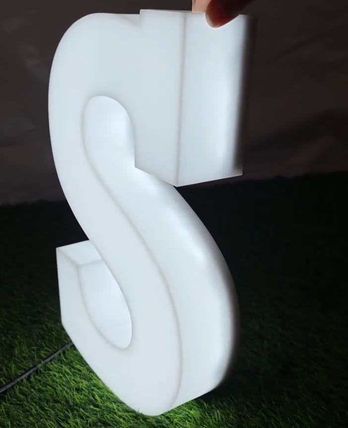 Işıklı Pleksi Kutu Harf Tabela – LED Aydınlatmalı 3D Kutu Harf